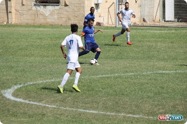 חדרה מחפשת את השער. תורג'מן עם הכדור (אנטולי רובינסיקי)